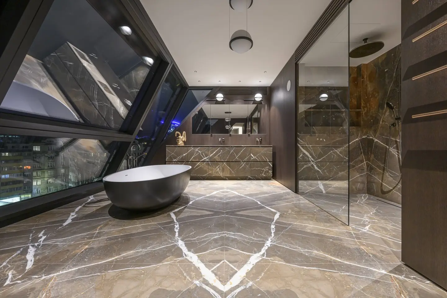 Penthouse at Naschmarkt with pool and roof terrace