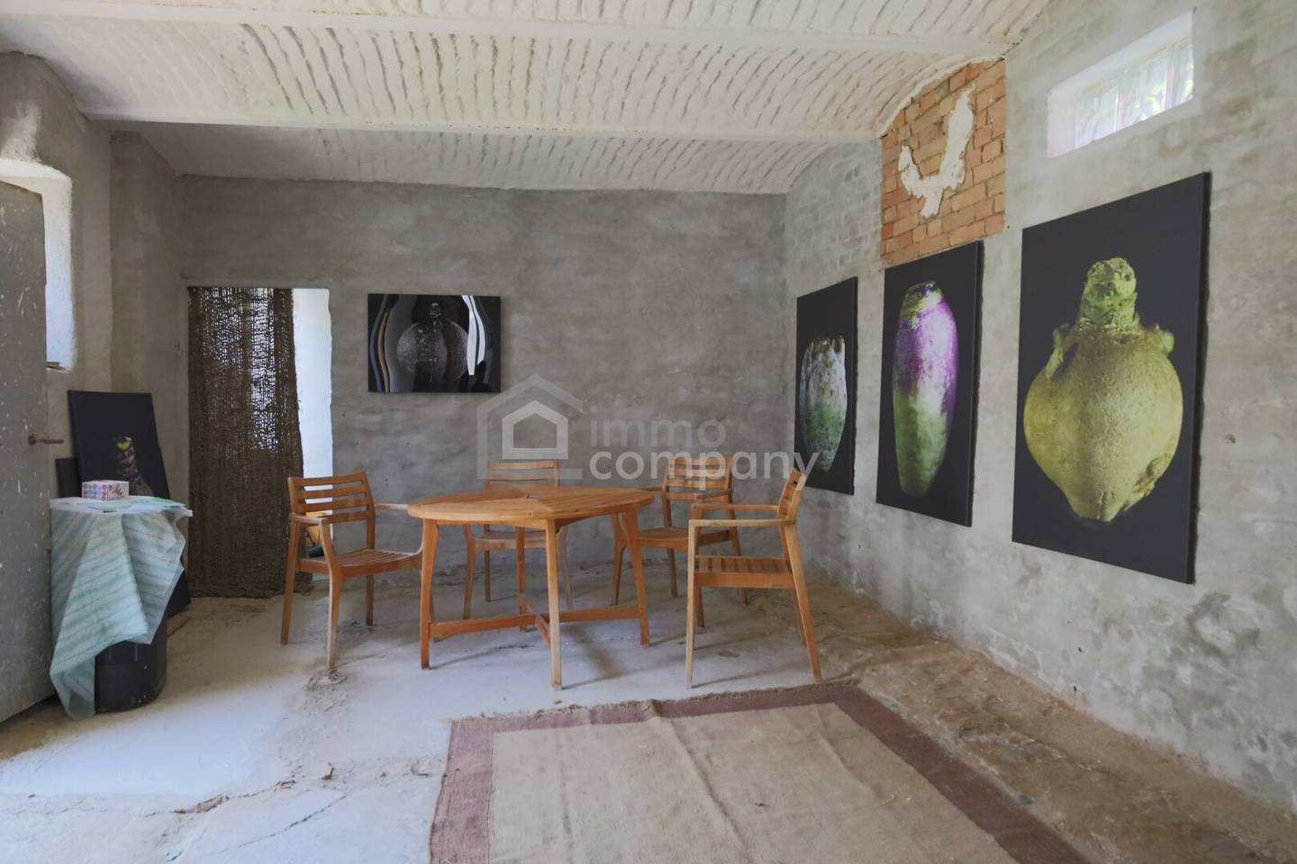 Two Ways, One Home Renovation Needed House With a Large Garden