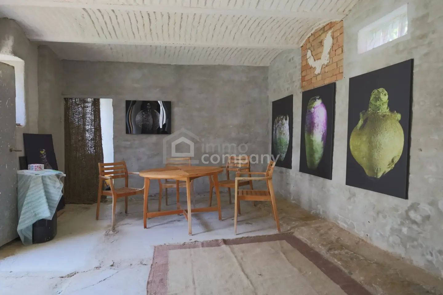 Two Ways, One Home Renovation Needed House With a Large Garden