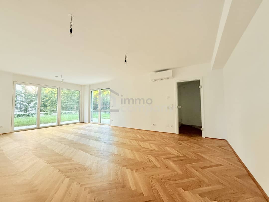 Apartment first occupancy in a green setting with garden