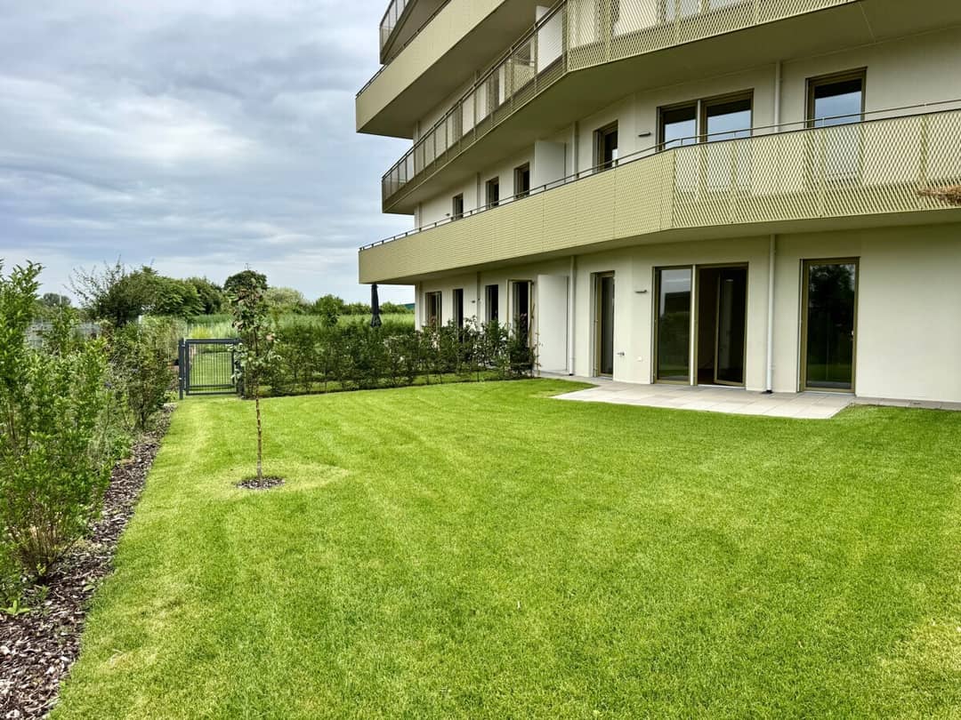 Apartment with garden newly built no commission