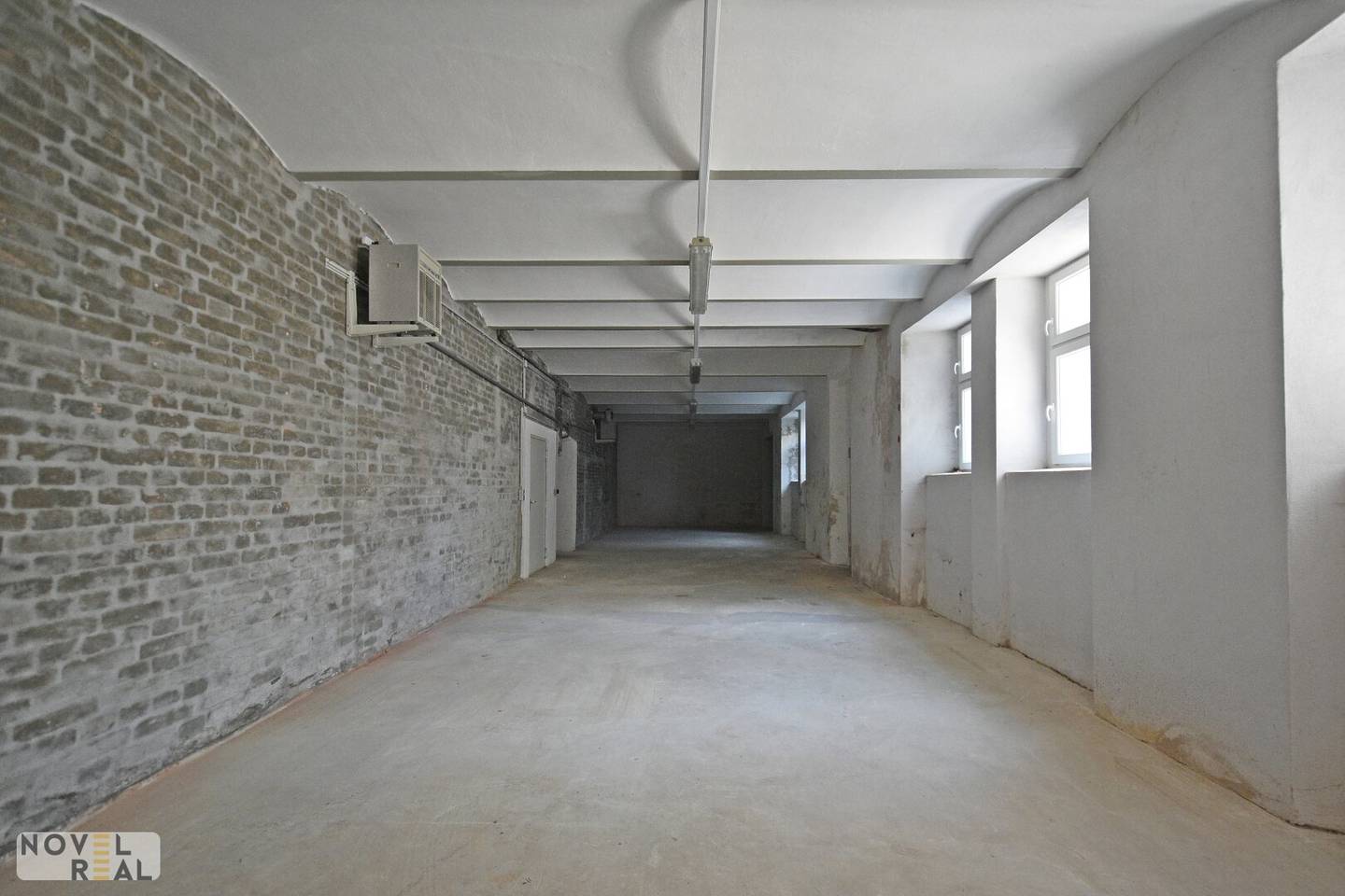 Attractive storage space in the 1st basement in 1050 Wien","de":"Attraktive Lagerfläche im 1. KG in 1050 Wien"