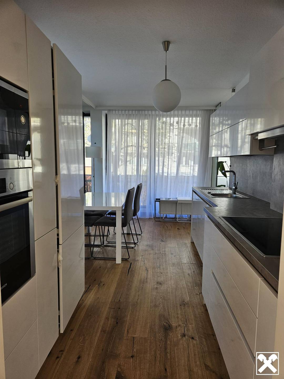 Wohnung mit Loggia in ruhiger Lage nahe U2