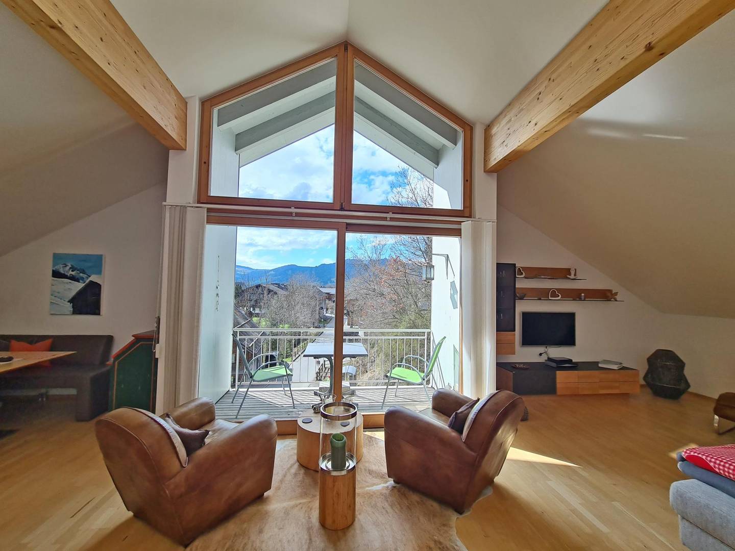 Dachgeschosswohnung mit verglaster Dachterrasse und PV Anlage