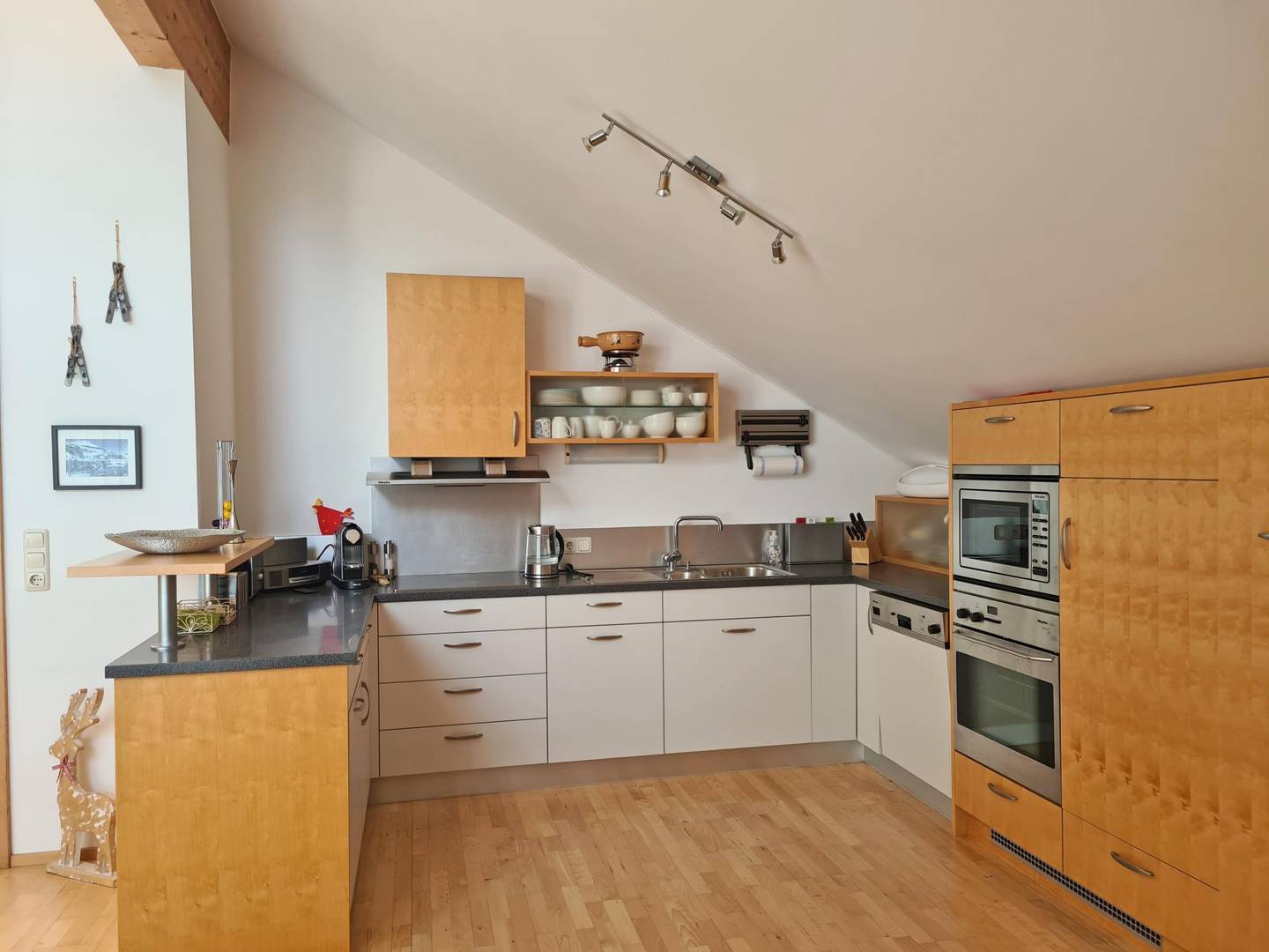 Dachgeschosswohnung mit verglaster Dachterrasse und PV Anlage