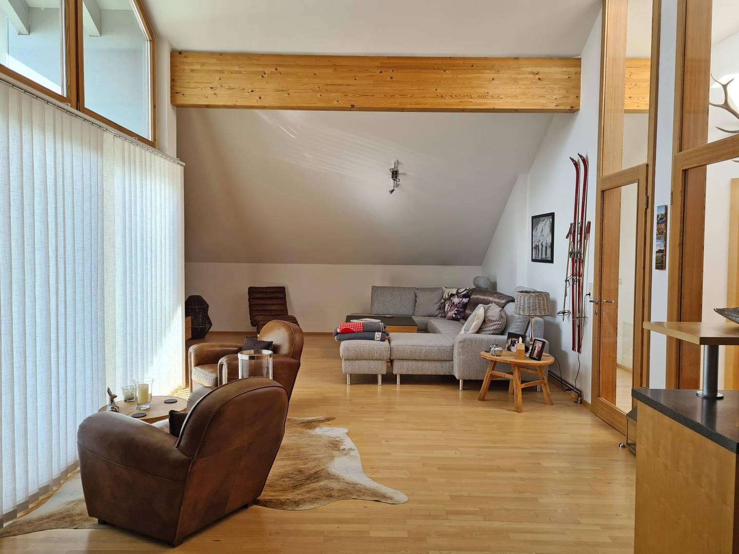 Dachgeschosswohnung mit verglaster Dachterrasse und PV Anlage
