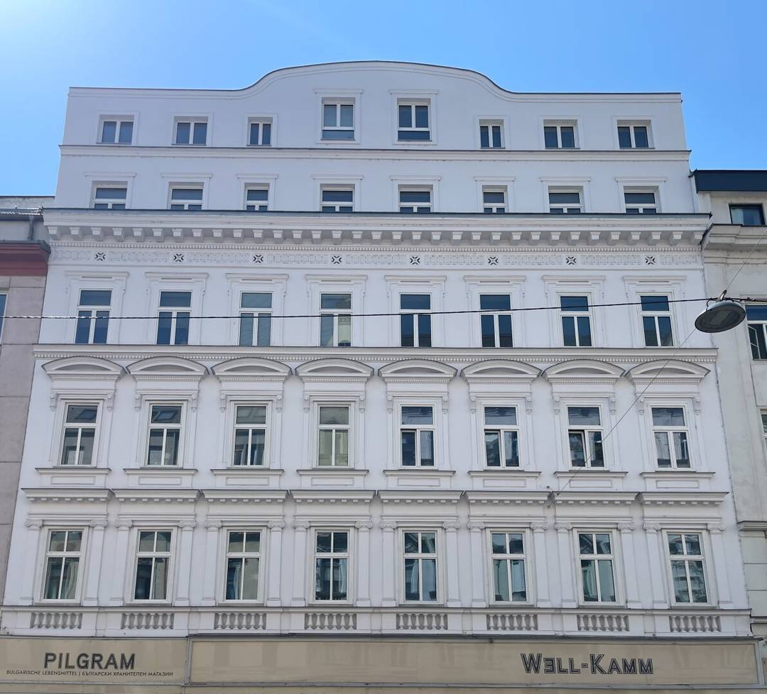 Attic apartment near Naschmarkt with elevator
