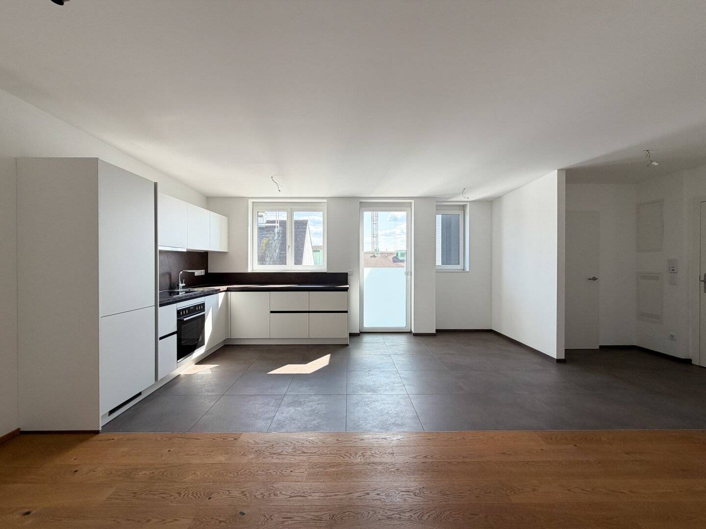 Dachgeschosswohnung near Naschmarkt balcony