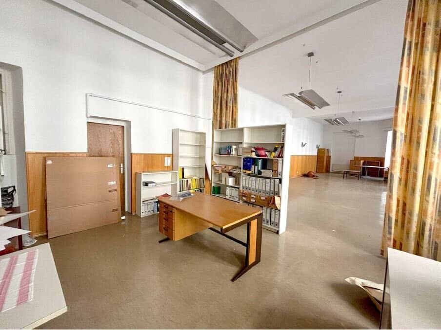 Wohnung Bennoplatz Altbau mit hohen Räumen