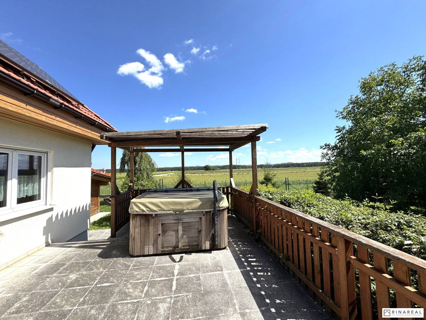 Mollram: Einfamilienhaus mit Sauna, PV-Anlage, Carport & Klimaanlage