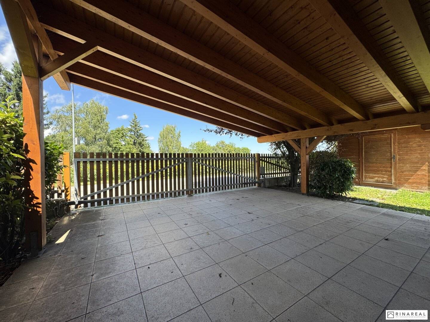 Mollram: Einfamilienhaus mit Sauna, PV-Anlage, Carport & Klimaanlage