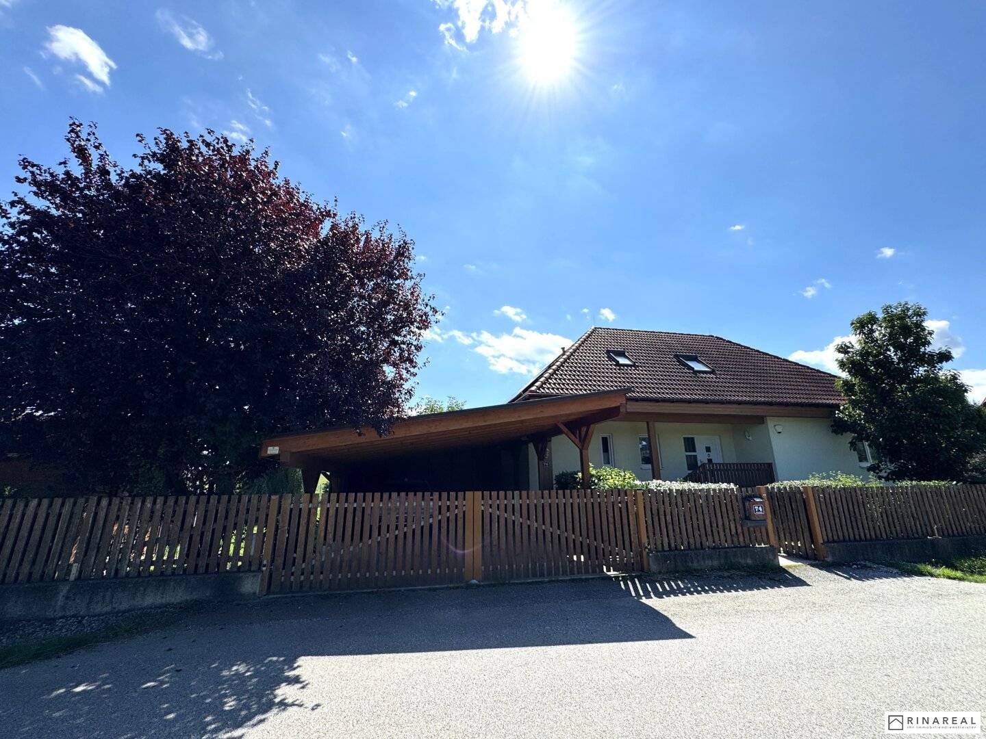 Mollram: Einfamilienhaus mit Sauna, PV-Anlage, Carport & Klimaanlage