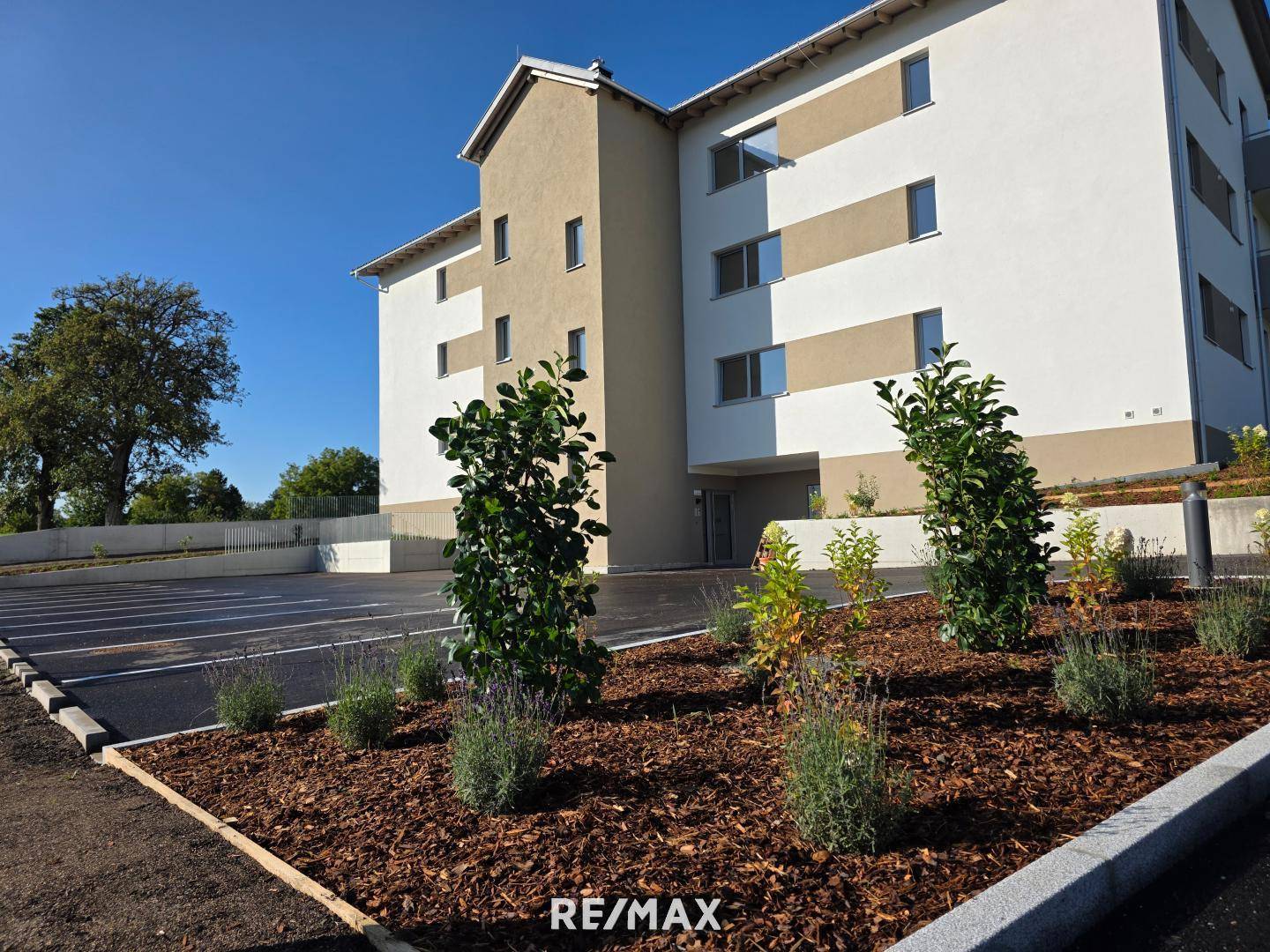 Brand new apartment with garden and terrace