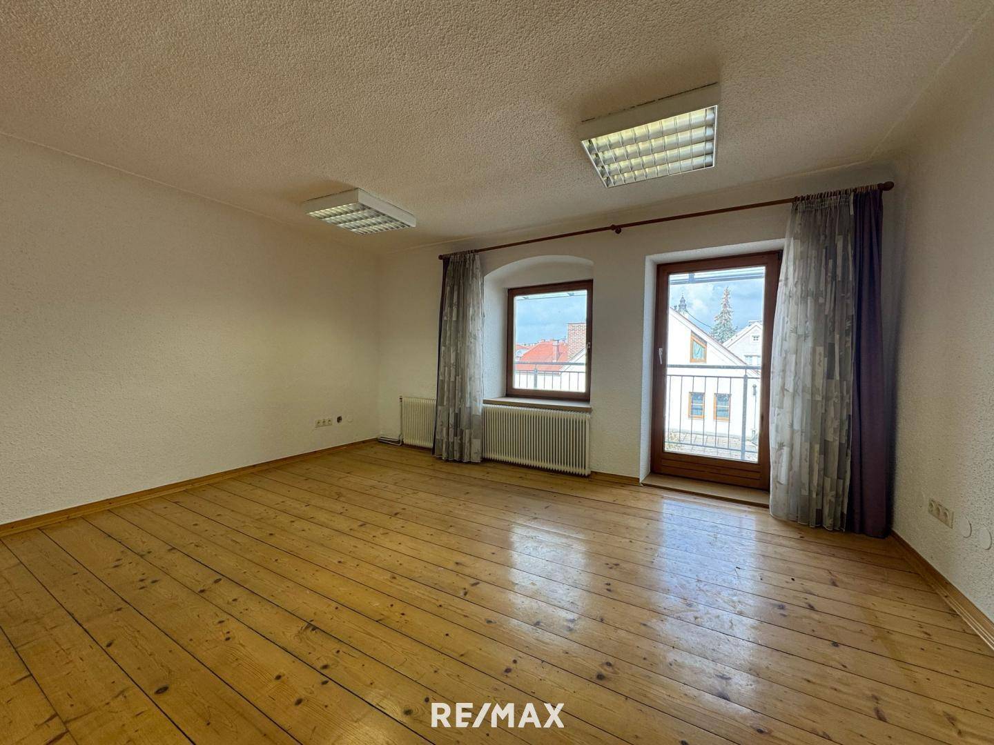 ! PREISGESENKT ! Großzügige Büroflächen mit  Mitarbeiterterrasse im Herzen Eferdings