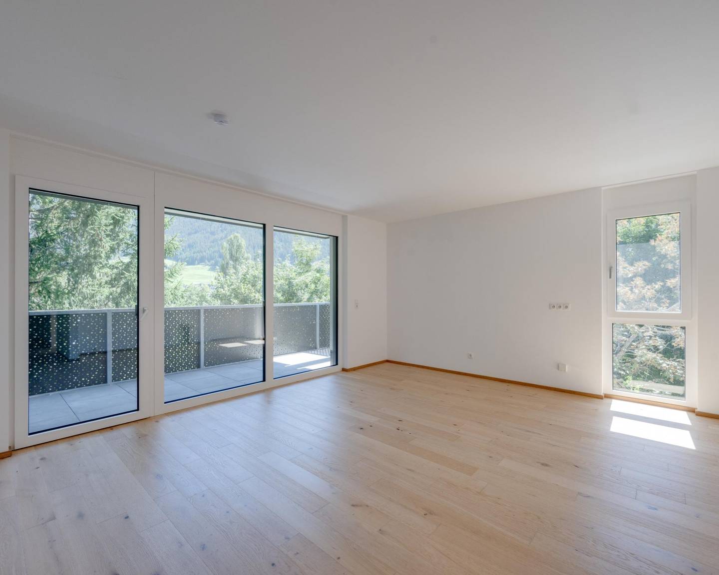 Apartment with panoramic views and balcony