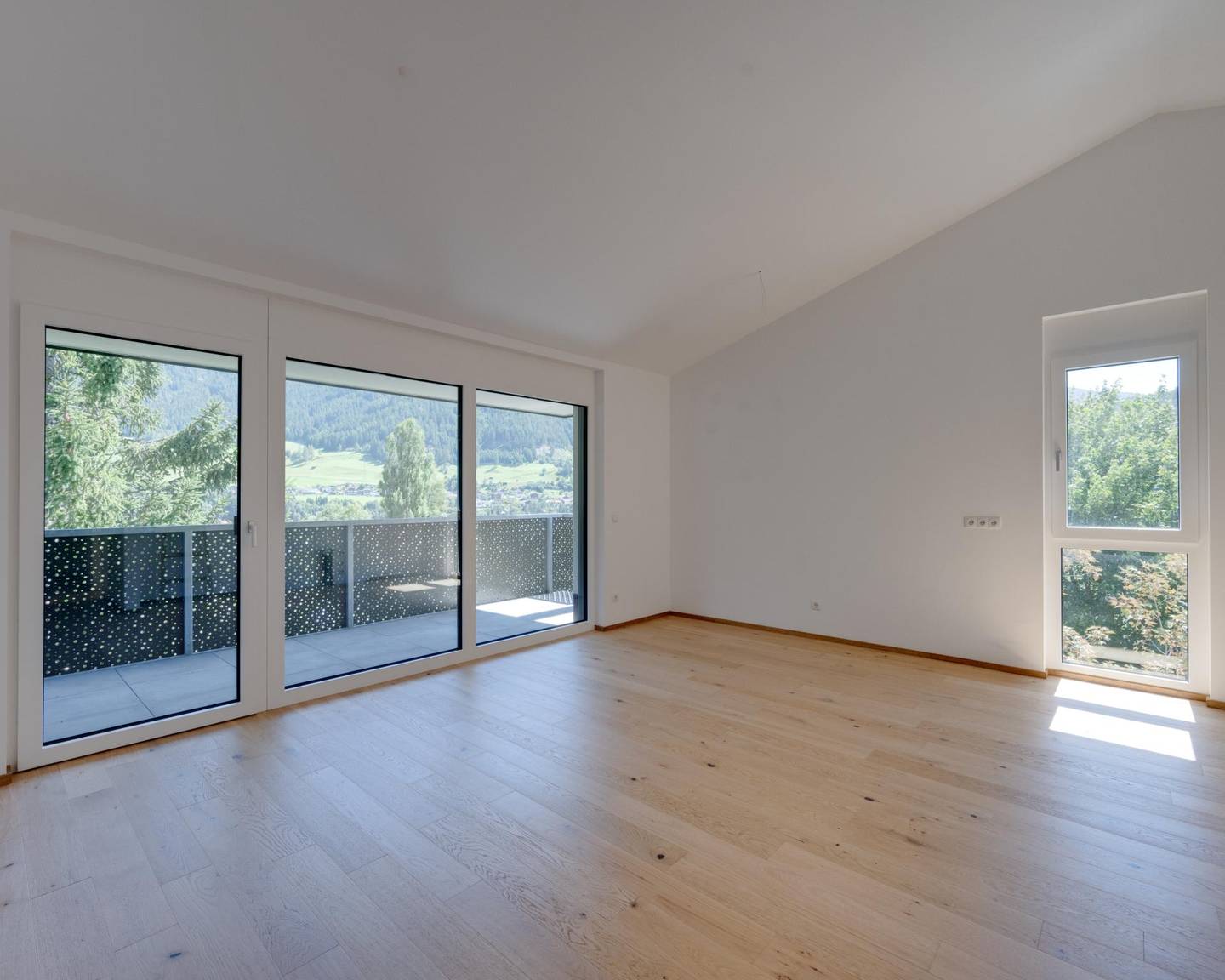 Top floor apartment new build with panoramic view