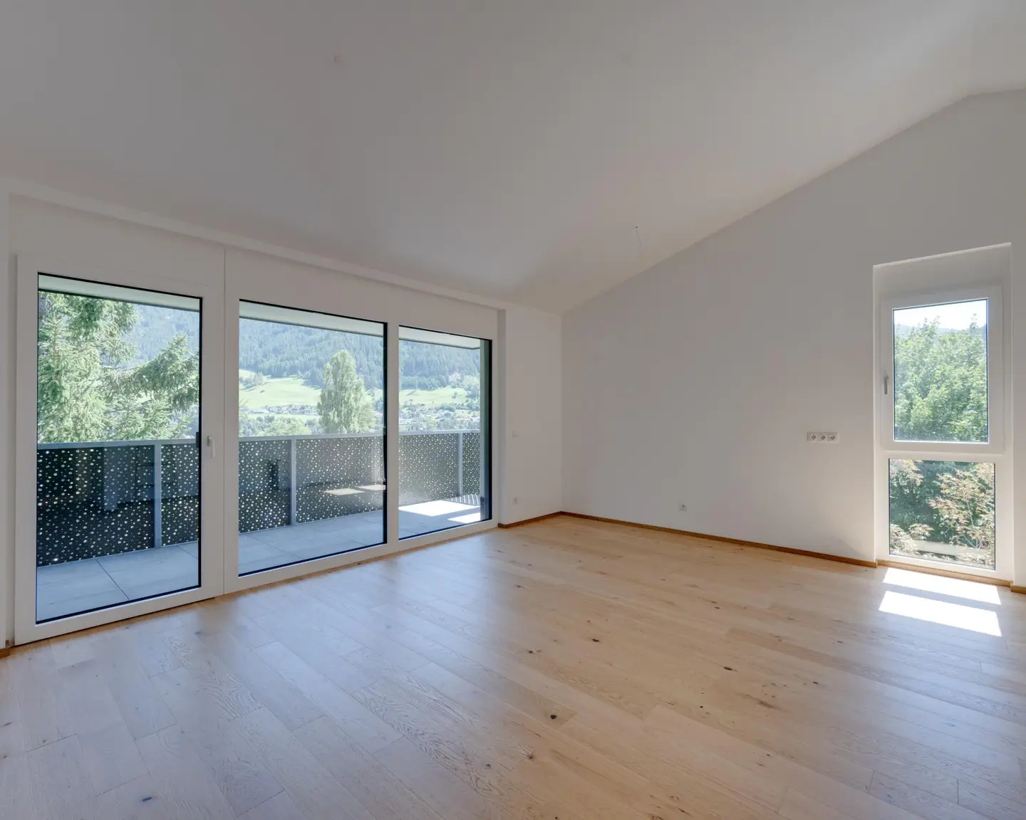 Top floor apartment new build with panoramic view