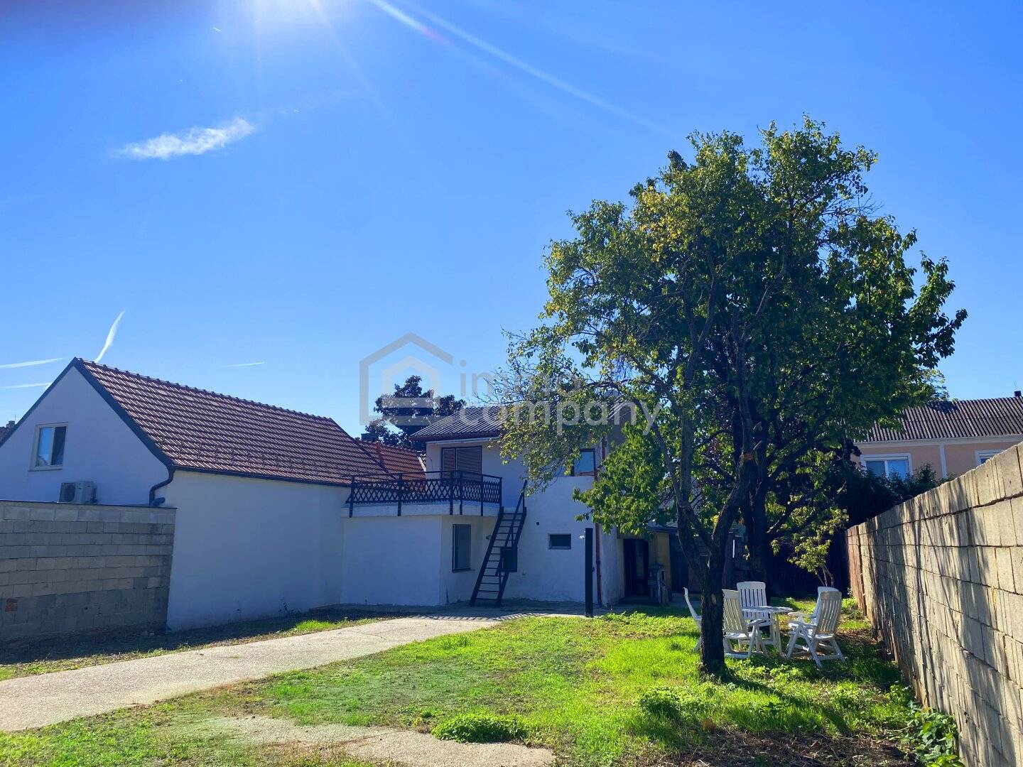 Single-family house in the village center