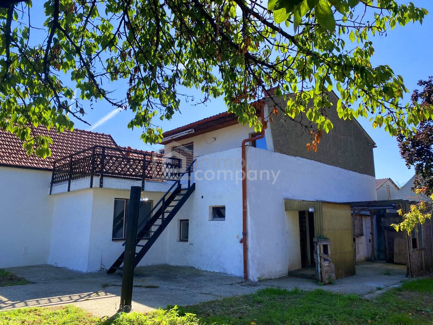 Single-family house in the village center