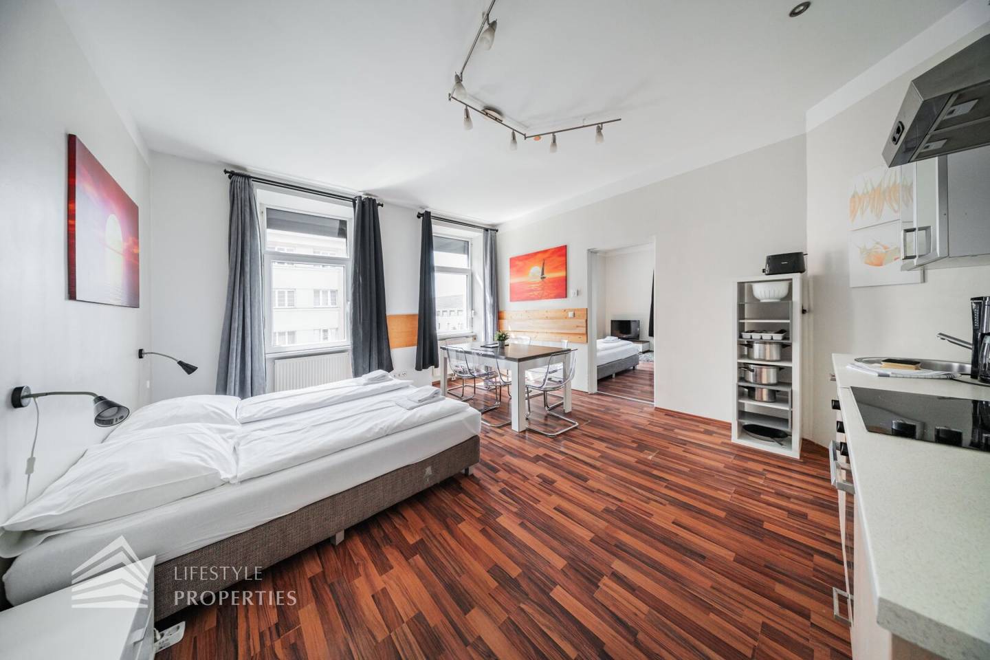 Elegant prewar apartment near Klinik Favoriten