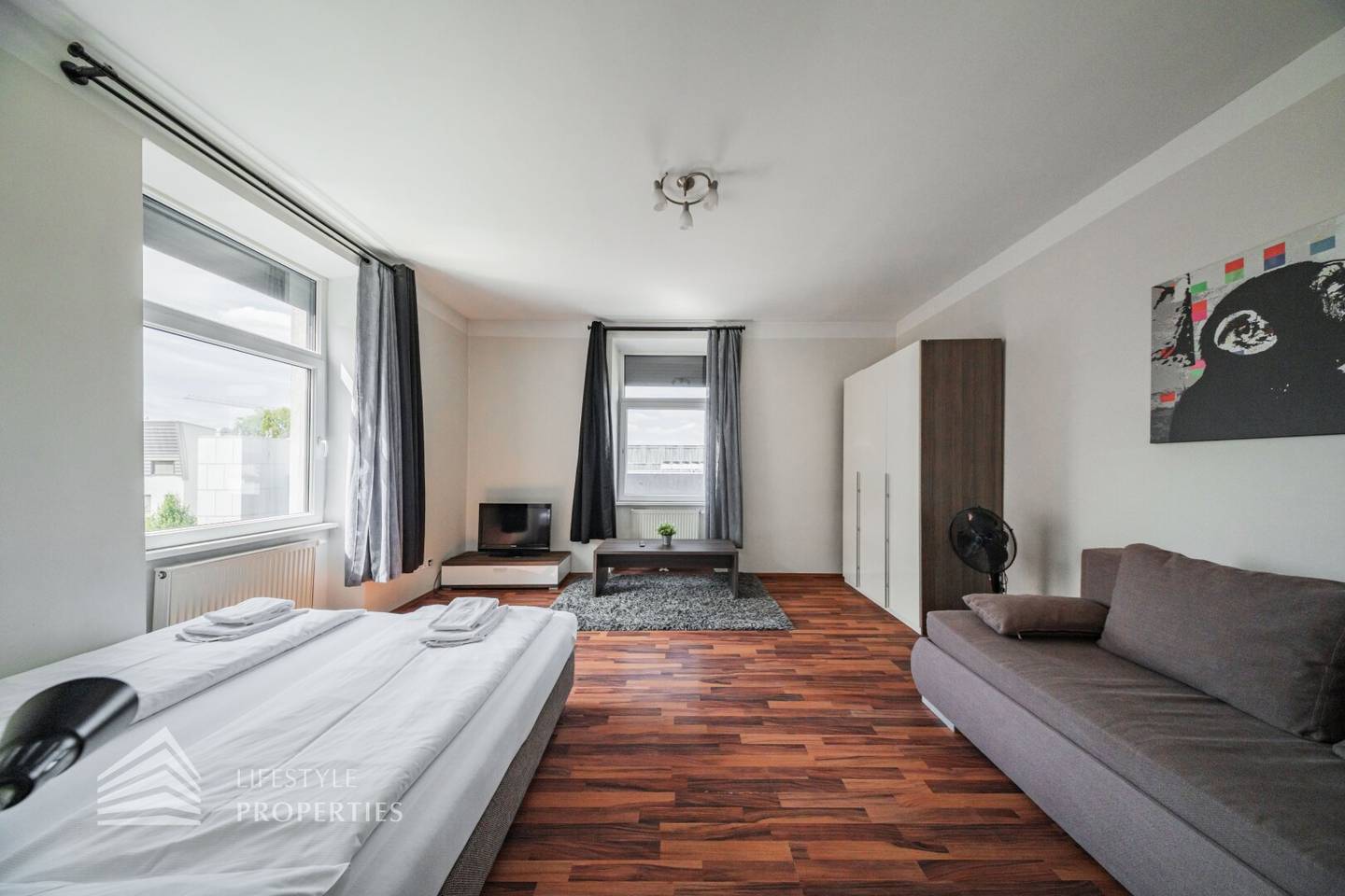 Elegant prewar apartment near Klinik Favoriten