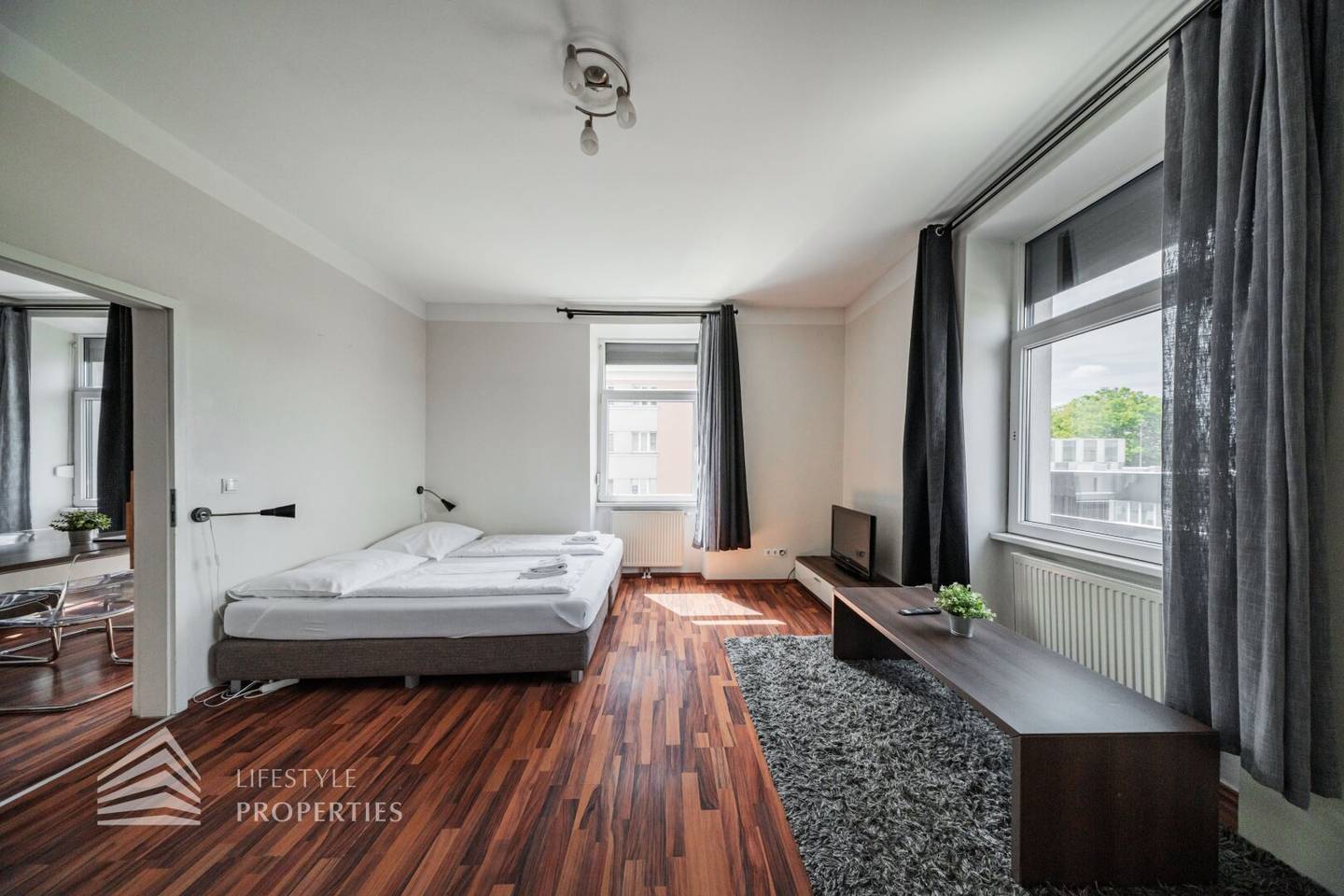 Elegant prewar apartment near Klinik Favoriten