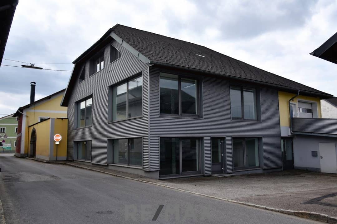 Vielseitig nutzbare Gewerbeeinheit im Ortszentrum