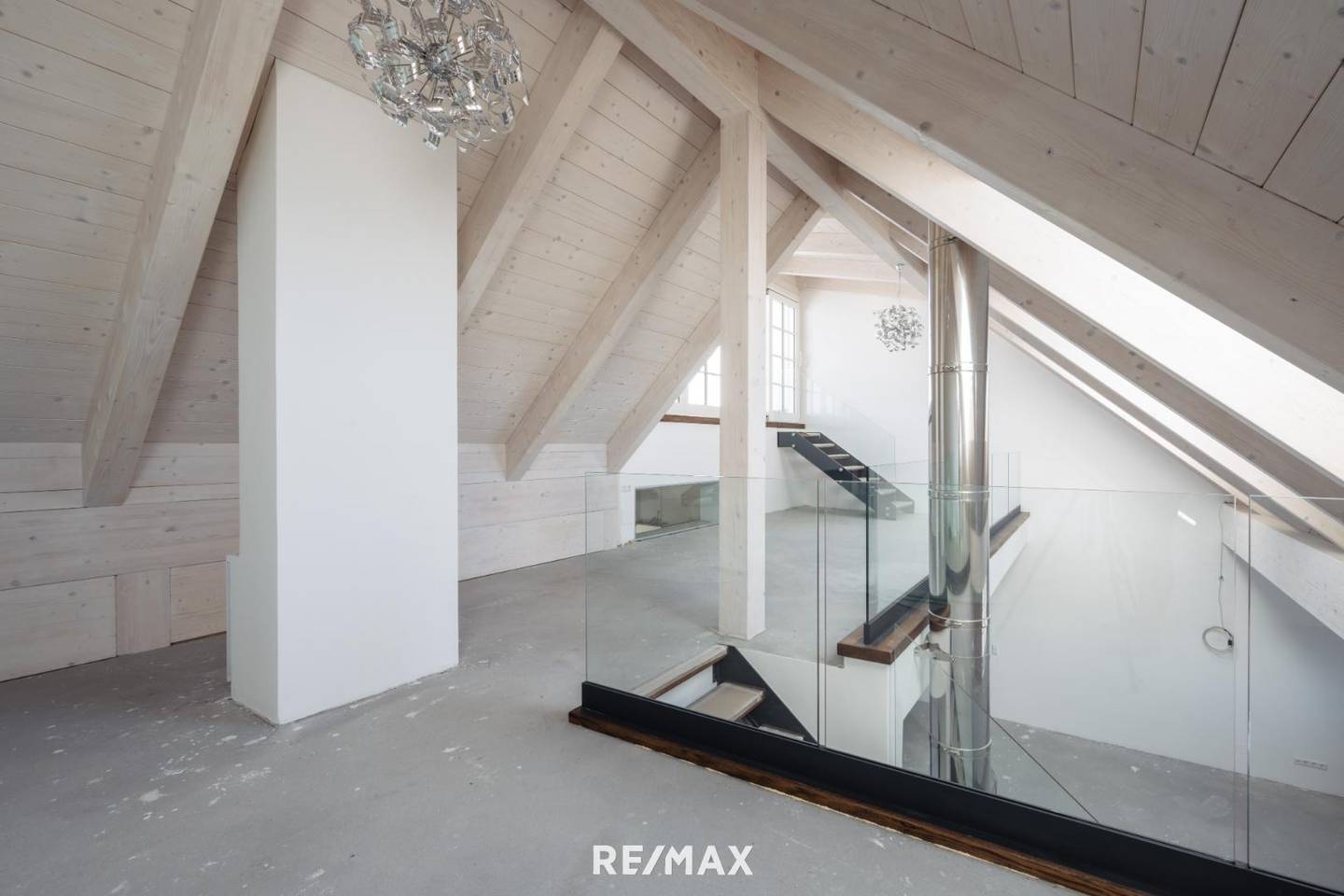 Penthouse in the center with rooftop terrace and gallery