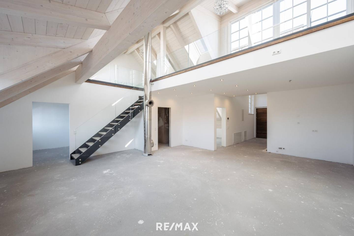 Penthouse in the center with rooftop terrace and gallery