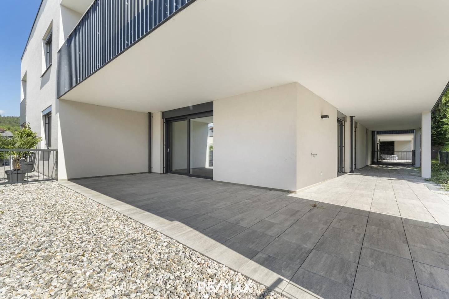 Newly built barrier free apartment near the lake