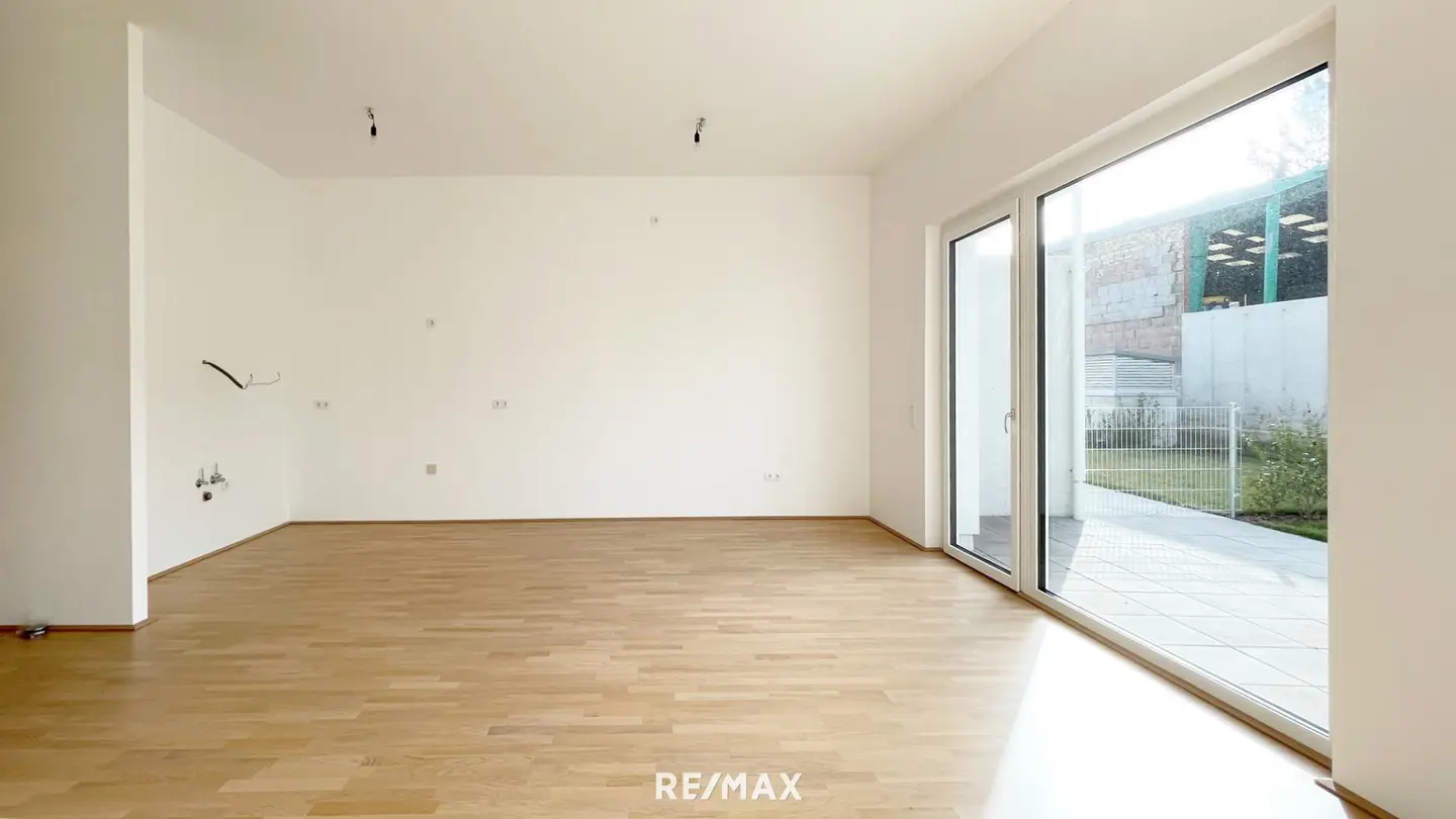 Apartment with private garden and terrace on the ground floor