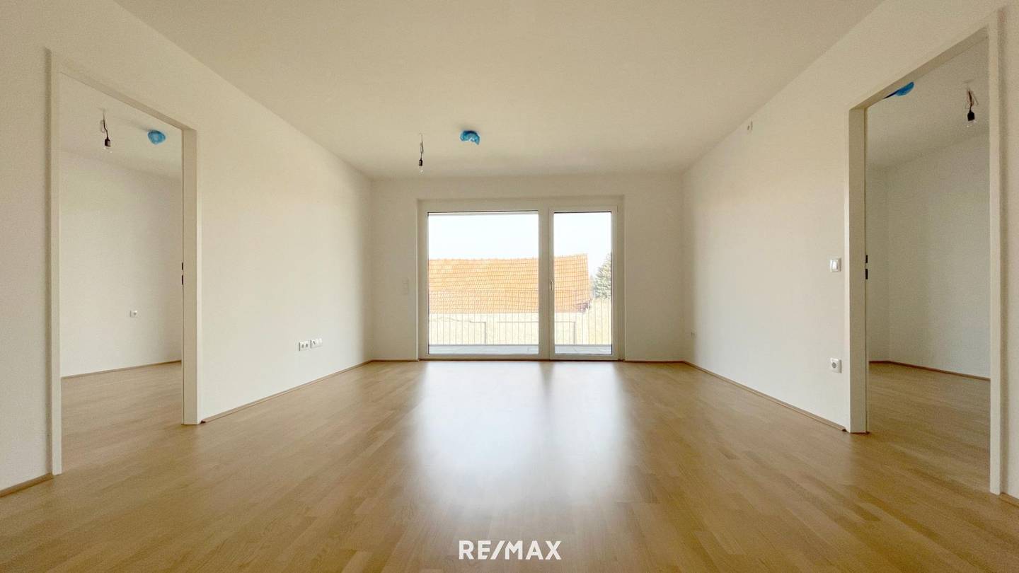 Newly built apartment with balcony and first occupancy