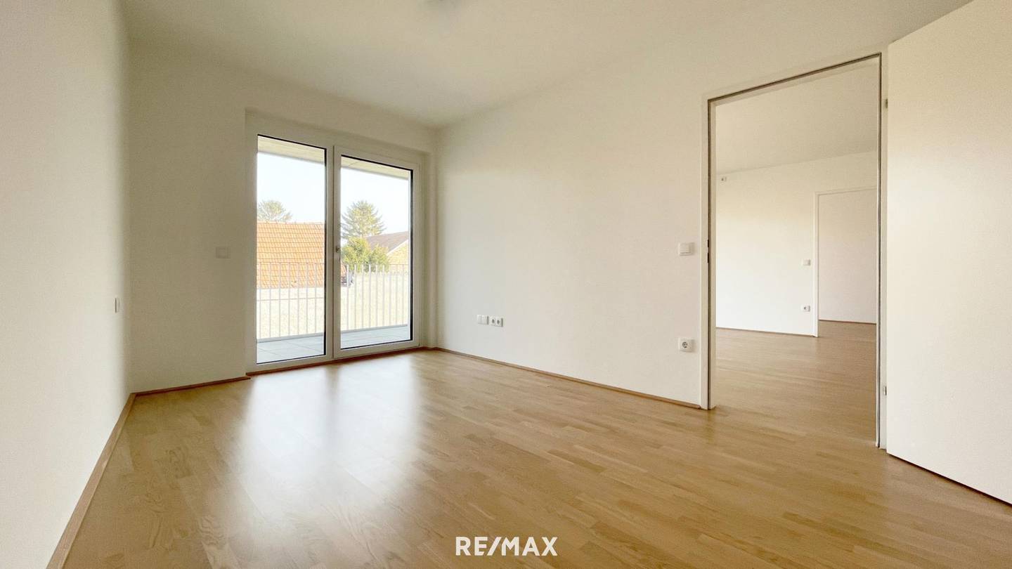Newly built apartment with balcony and first occupancy
