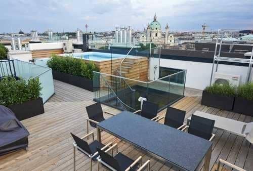 Penthouse with pool view Karlsplatz three terraces