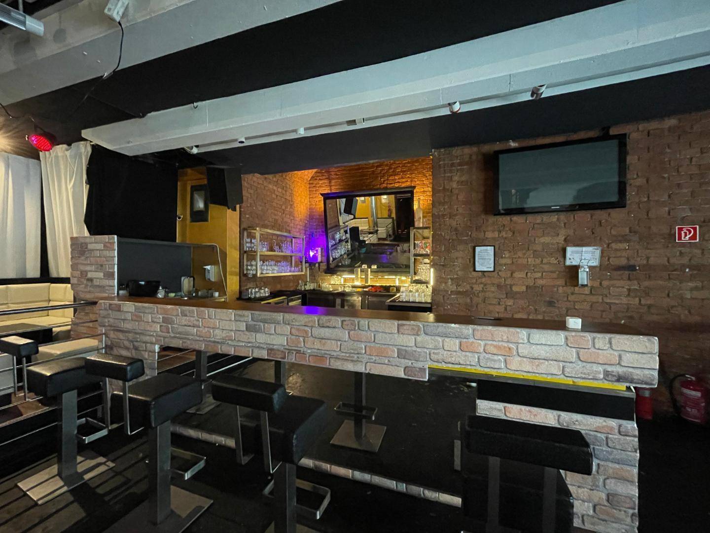 Wohnung Club Space in prime location near subway