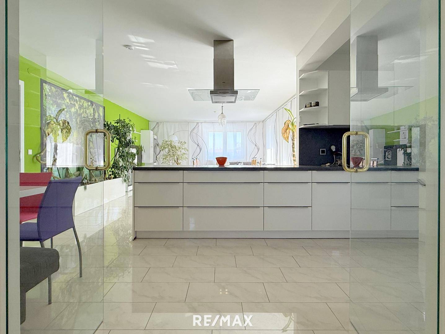 Apartment Open Kitchen Large Garden and Pool reforming? sorry no reforming? but keep as final text? Wait