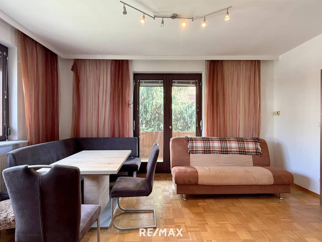 Wohnzimmer mit Terrassenzugang