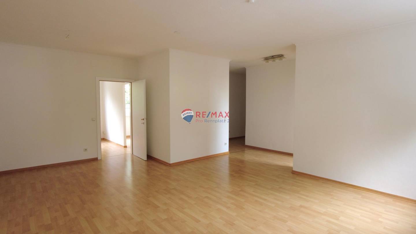 Anlegerwohnung verglaste Loggia Tiefgaragenplatz