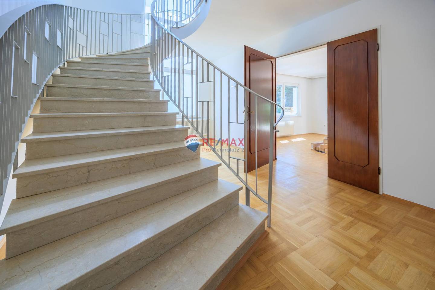 Großzügiges Mehrfamilienhaus mit 7 Zimmern, Balkon & Garage in Klagenfurt am Wörthersee!