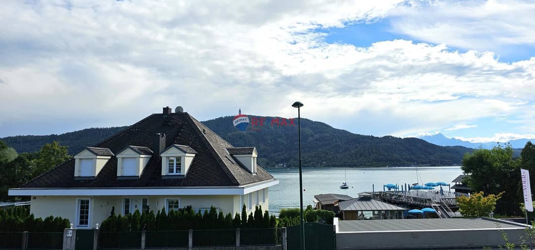 Neubauwohnung mit Seeblick und Erstbezug