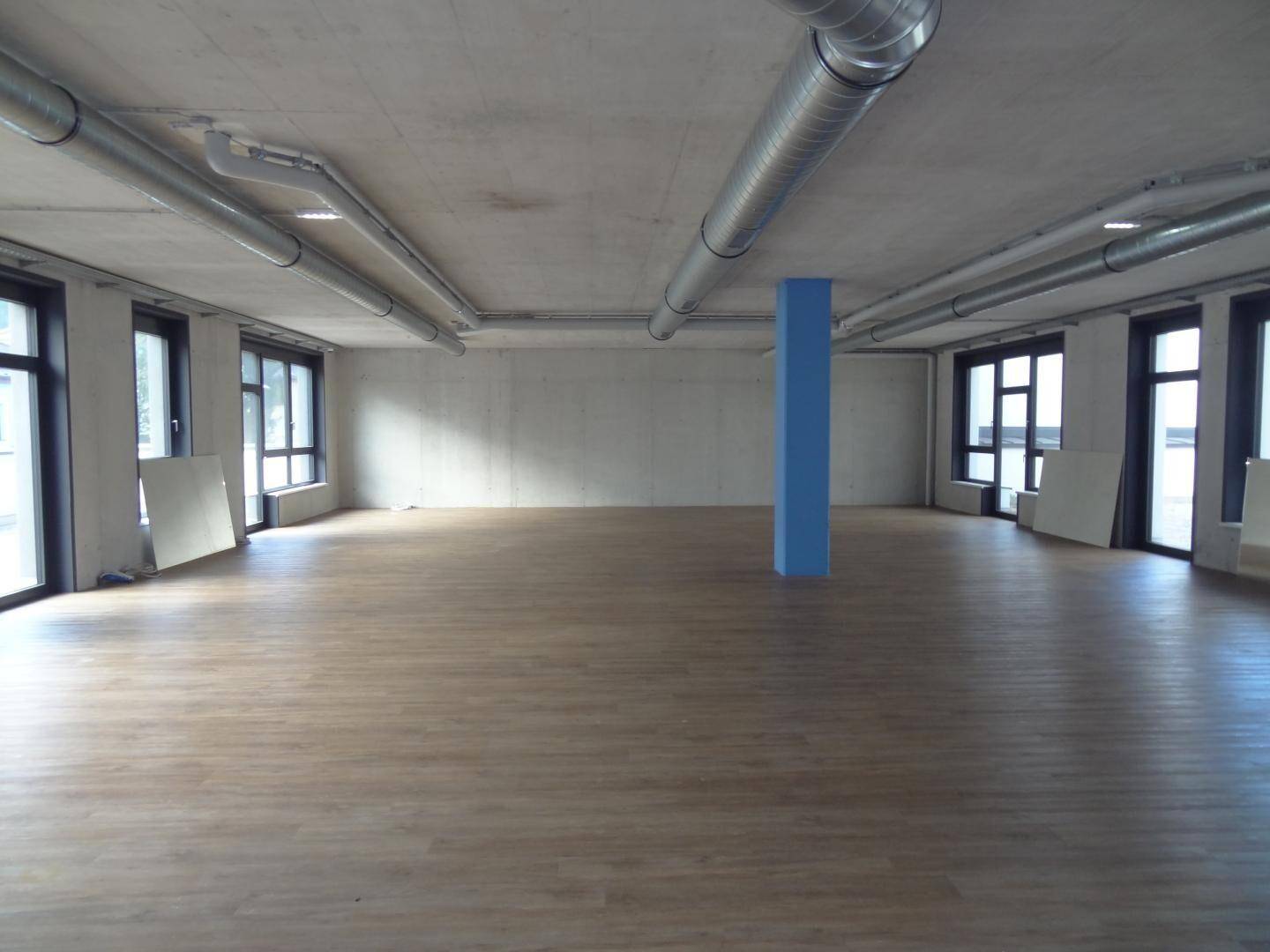 Großzügige und behindertengerecht erreichbare Büro- und Praxisfläche zwischen ca. 210m² und ca. 634m² in Frequenzlage von Wörgl zu mieten