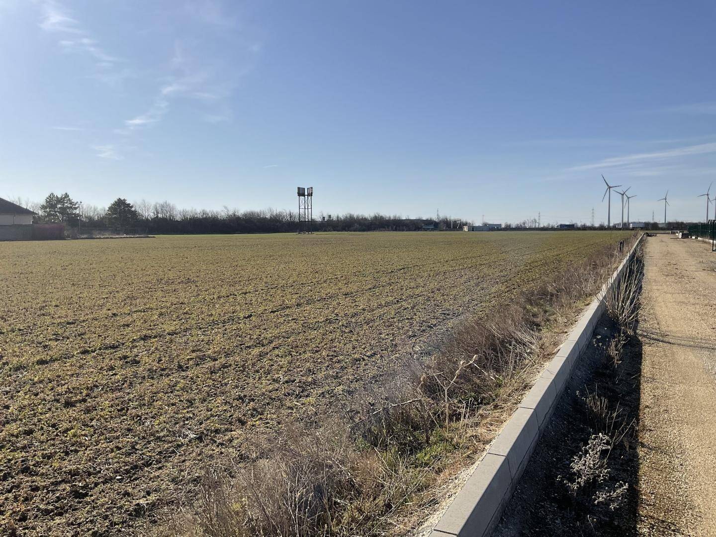Betriebsbaugrund in Nickelsdorf nahe Grenze, 3.000–10.000 m², 80 €/m²