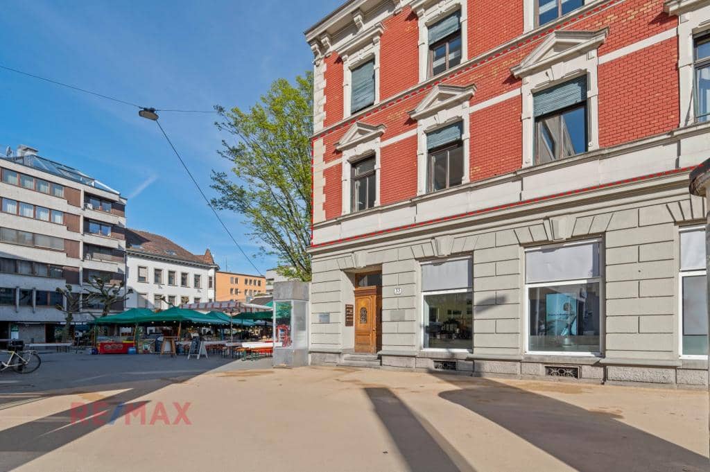 Historic Charm Meets Prime Location Wohnung