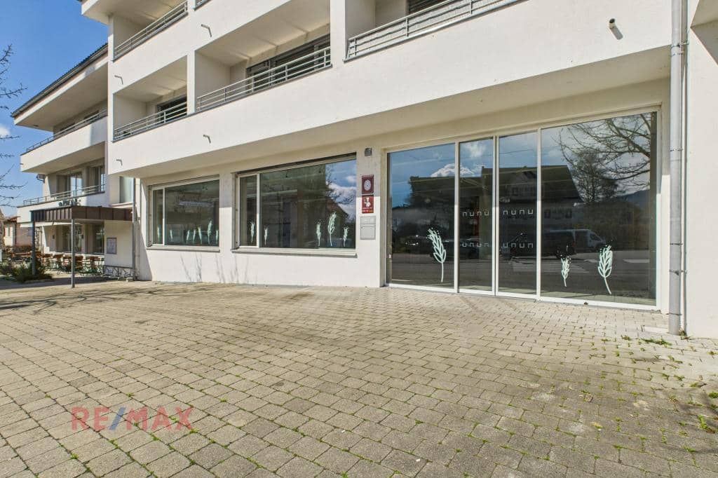 Apartment central Hörbranz with generous retail space