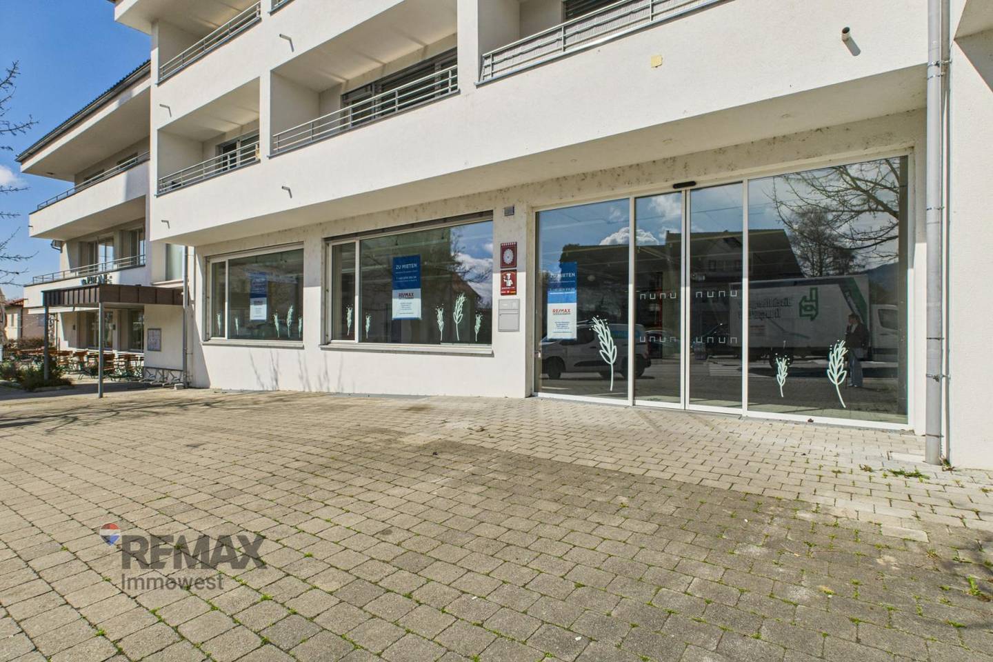 Apartment central Hörbranz with generous retail space
