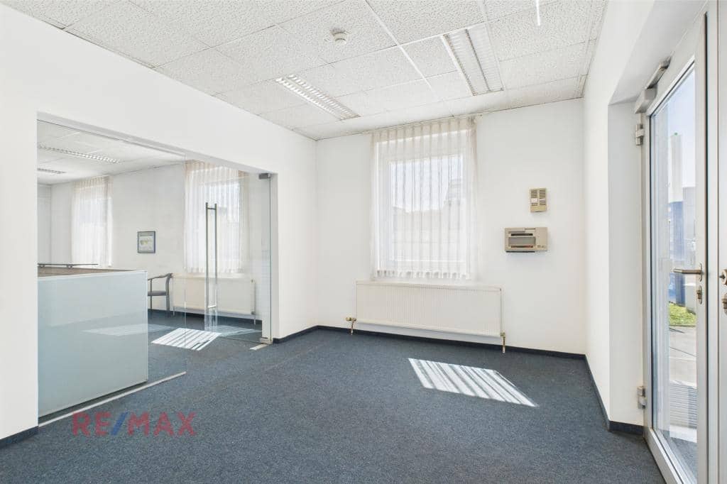 Apartment near the Swiss border with reception area? not allowed? I must fix this.