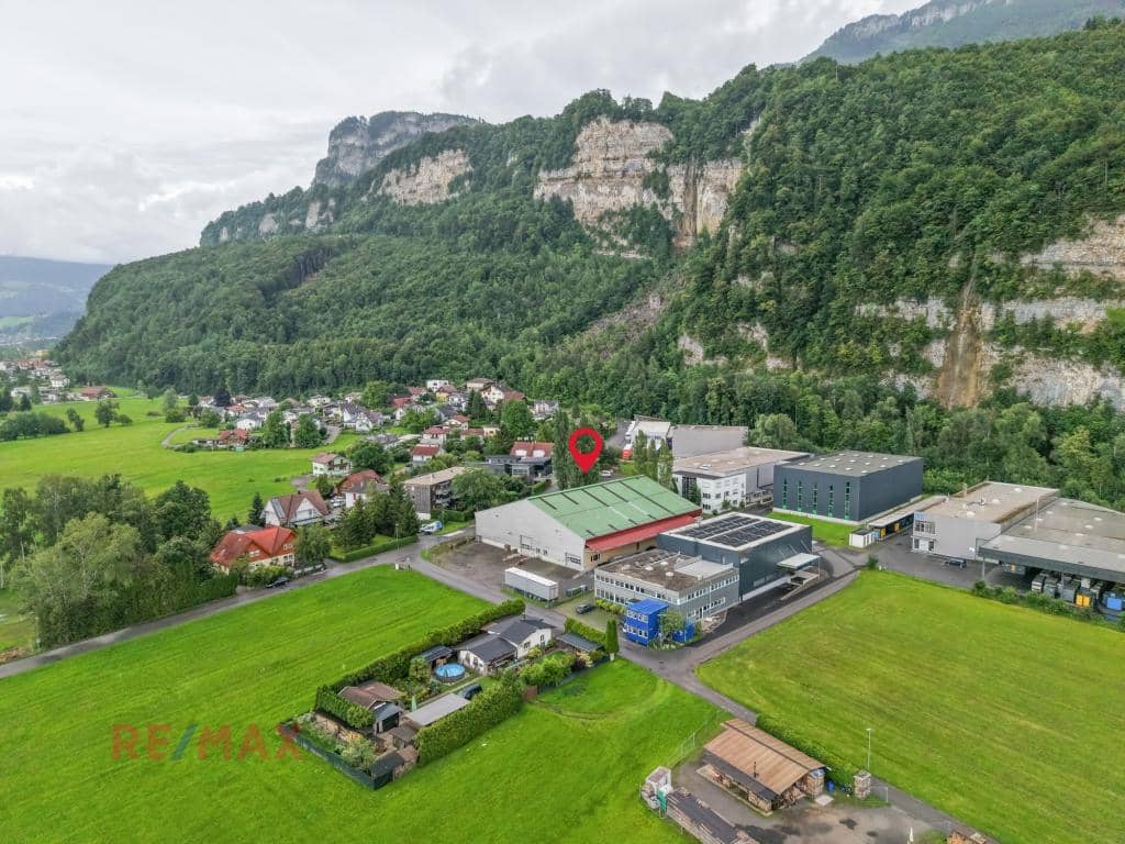 Große Gewerbehalle mit 1.671 m² Nutzfläche in Hohenems nahe Dornbirn