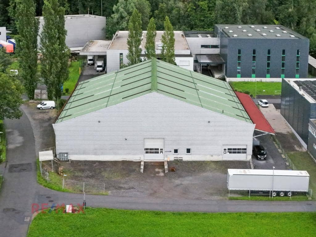 Große Gewerbehalle mit 1.671 m² Nutzfläche in Hohenems nahe Dornbirn