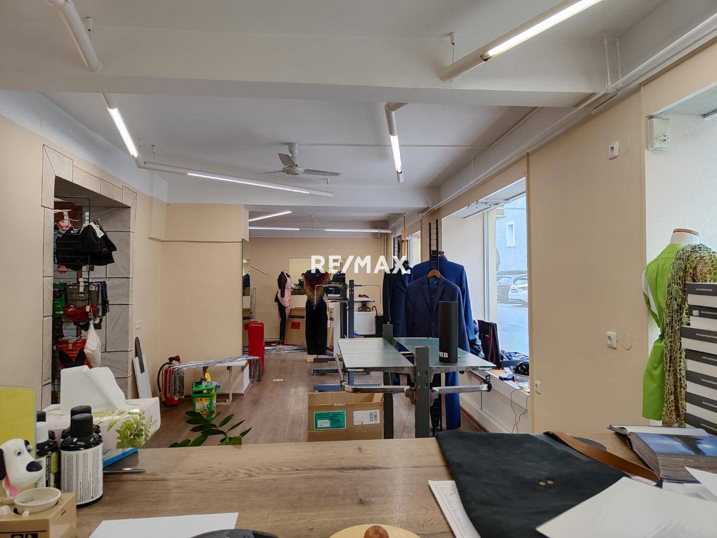Zentrales Geschäftslokal / Büro mit charmantem Gewölbe