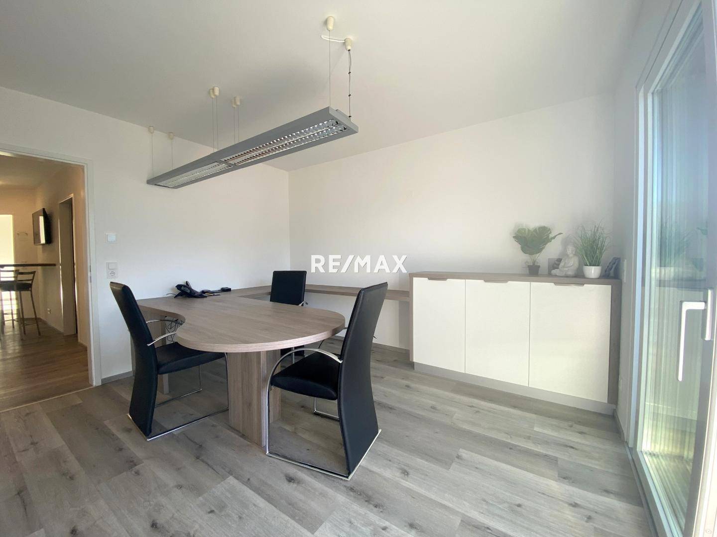 moderne Büro- oder Praxisräume in ruhiger Sonnenlage